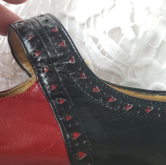 Vintage Moschino heels - Picture 4 of 15